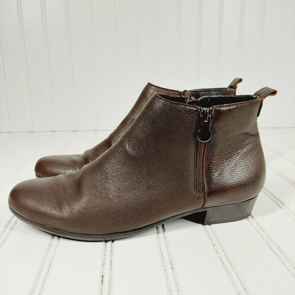 Munro Lexi Brown Leather Classic Slip On Side Zipper Small Heel Ankle Boots H540 - Picture 1 of 12